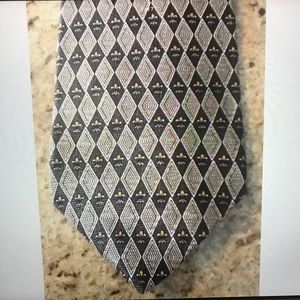 Geoffrey Beene 100% Imported Silk Tie